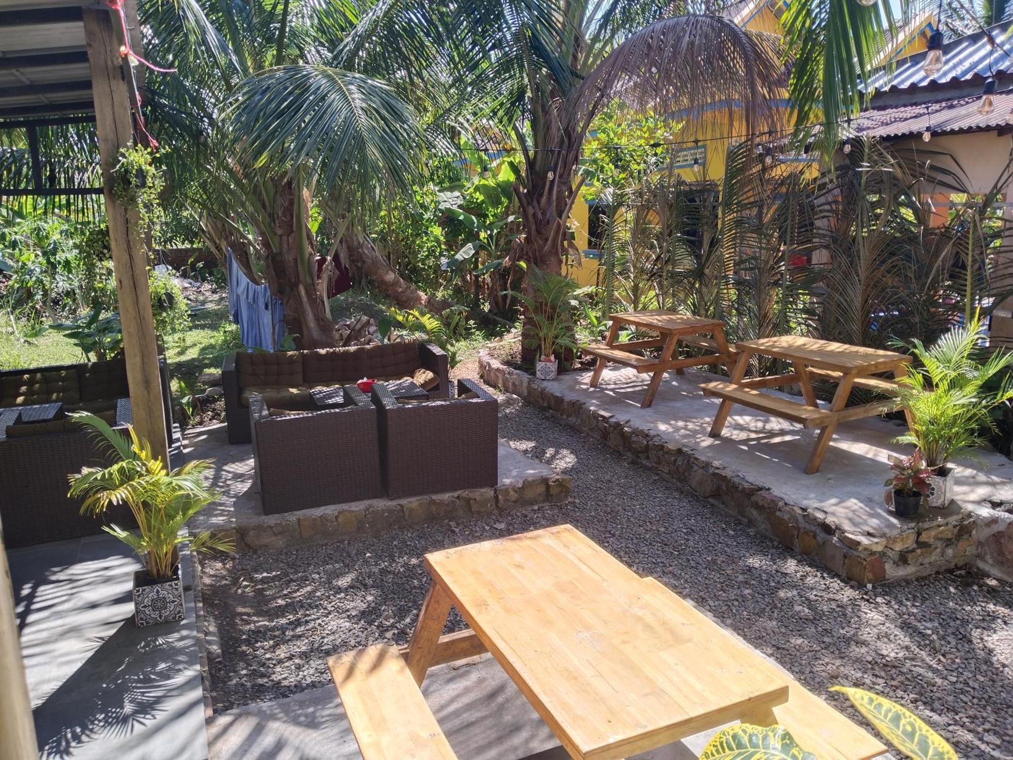 Two Ducks Hotel Koh Rong Sanloem Exterior photo