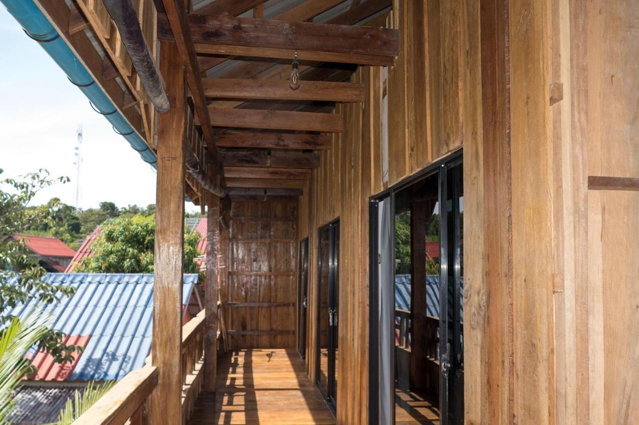 Two Ducks Hotel Koh Rong Sanloem Exterior photo