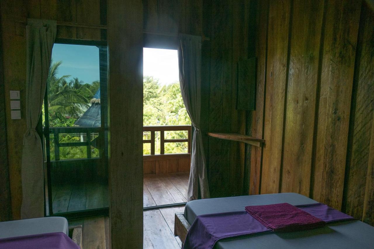 Two Ducks Hotel Koh Rong Sanloem Exterior photo